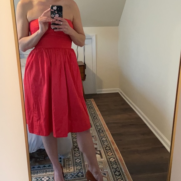 Moulinette Soeurs Dresses & Skirts - Anthropologie red dress 💃🏽